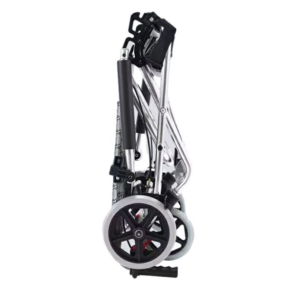 2 Leichter manueller Aluminium Rollstuhl mit hochklappbaren Armlehnen